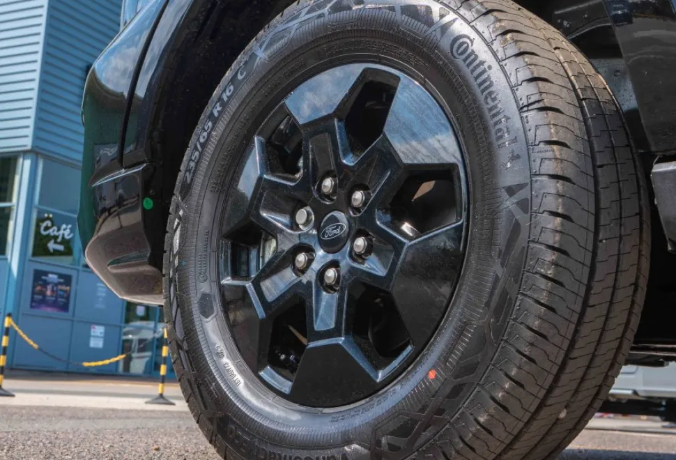 Autotrail F-Line F74 165BHP Auto 2026