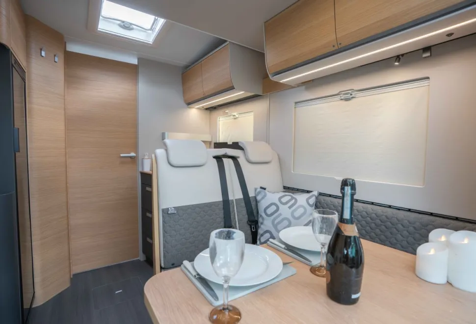 Adria Matrix 670 SL 60Y 140BHP Auto 2026