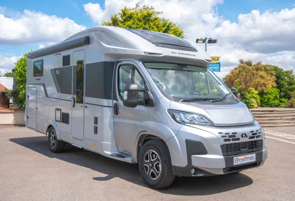 Adria Matrix 670 SL 60Y 140BHP Auto 2026