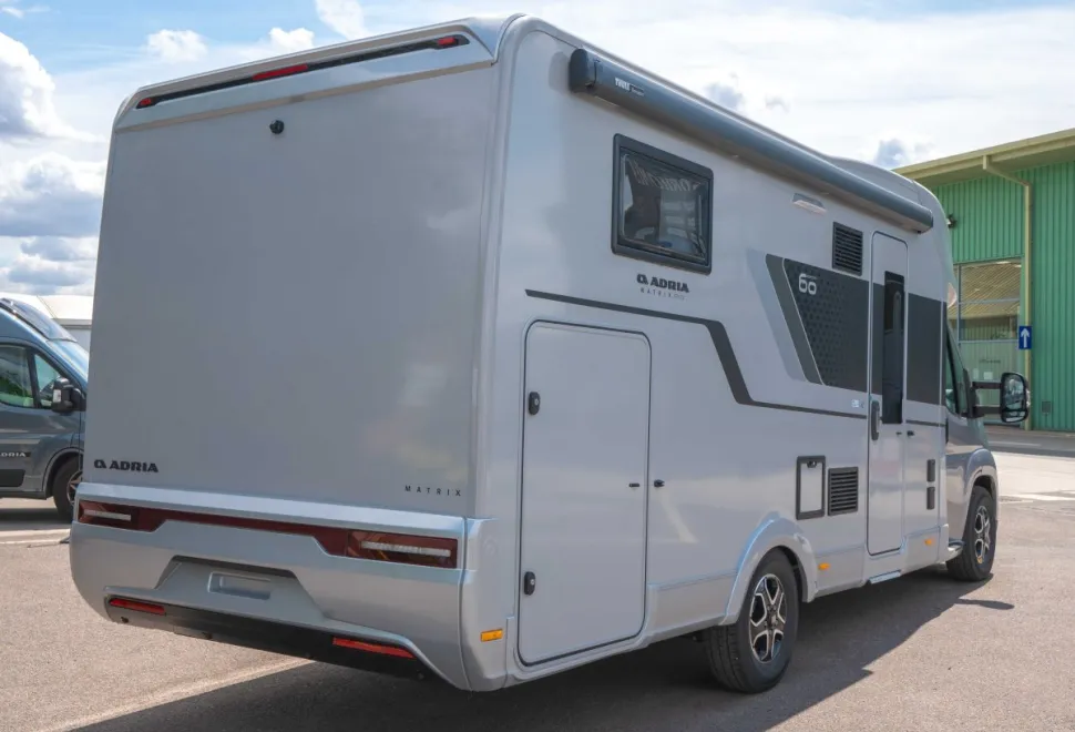 Adria Matrix 670 SL 60Y 140BHP Auto 2026