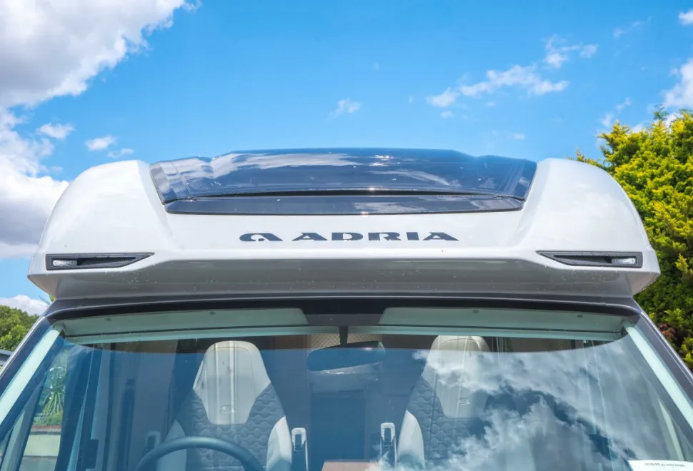 Adria Matrix 670 SL 60Y 140BHP Auto 2026