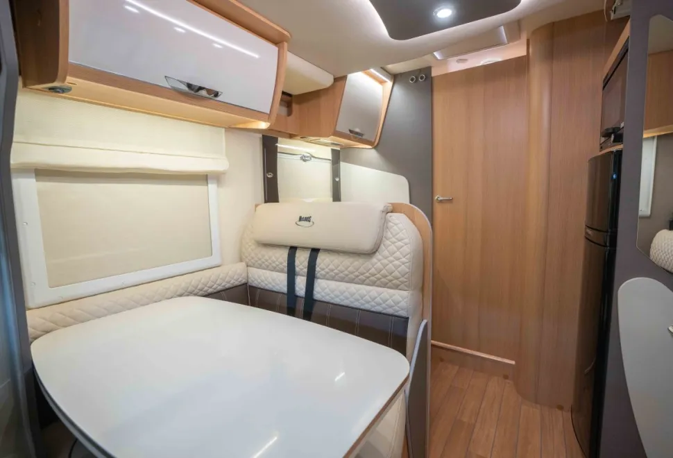 McLouis Fusion 373 140BHP 2024