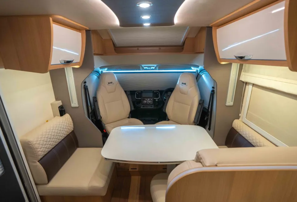 McLouis Fusion 373 140BHP 2024