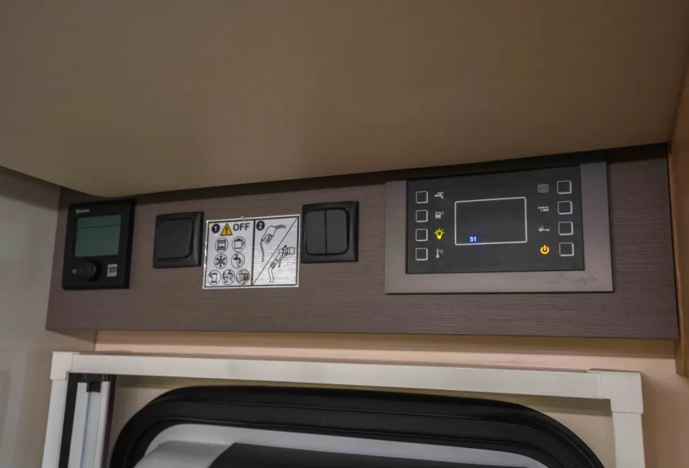McLouis Fusion 373 140BHP 2024