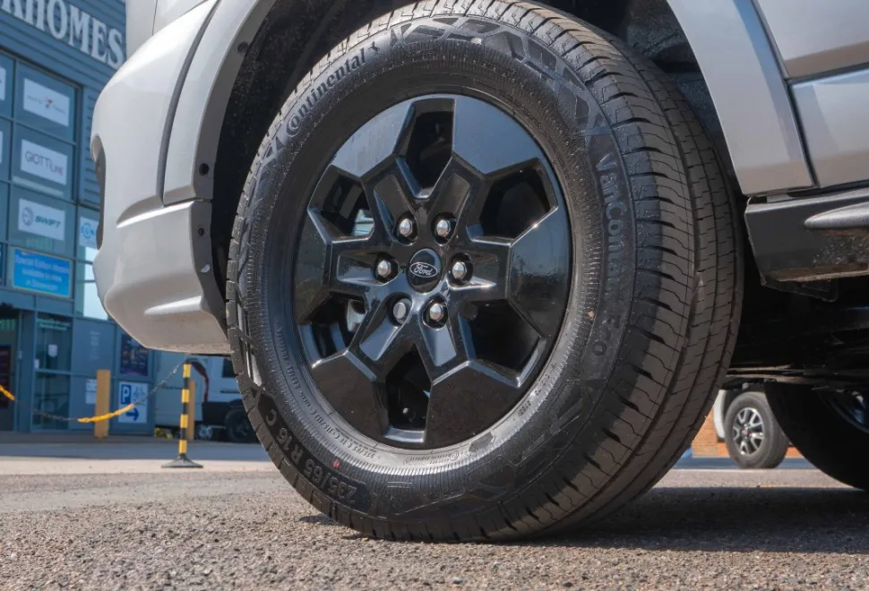 Autotrail F-Line F60 165BHP Auto 2026