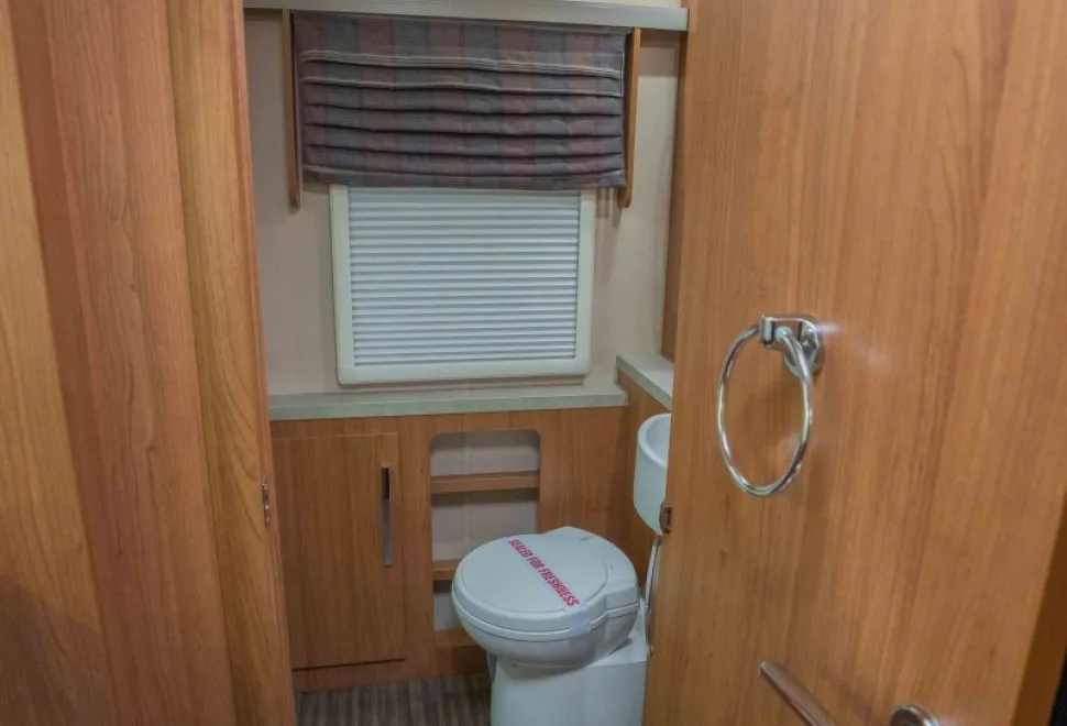 Autotrail Tracker RS Lo Line 130BHP 2018