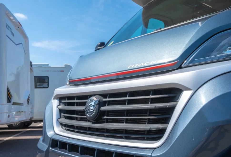 Autotrail Tracker RS Lo Line 130BHP 2018