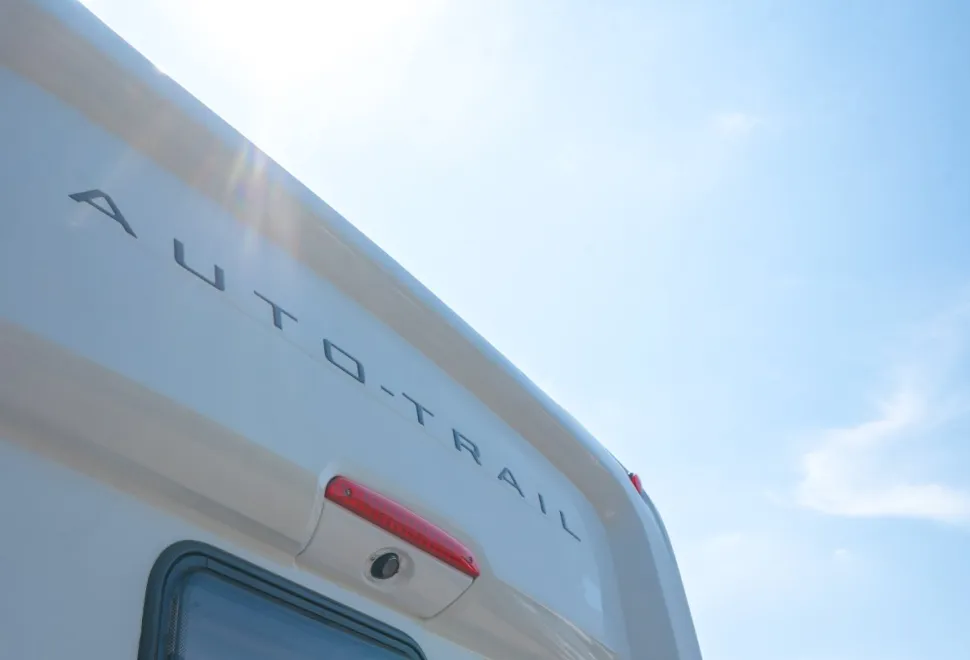 Autotrail Tracker RS Lo Line 130BHP 2018