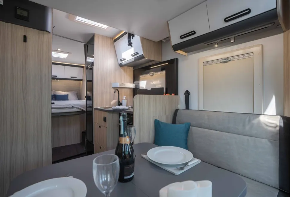 Sun Living S 72DC 165BHP Auto 2025