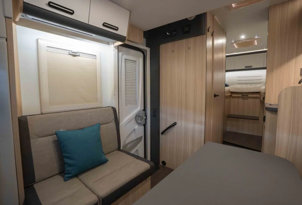 Sun Living S 72DL 165BHP Auto 2025