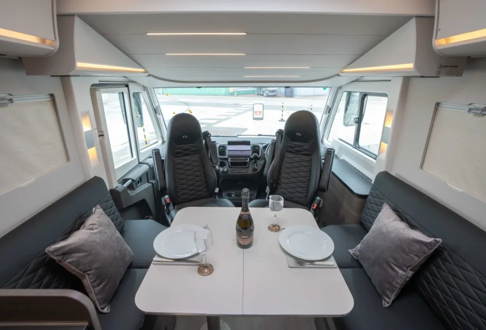Adria Sonic Supreme 700 DL 180BHP Auto 2026