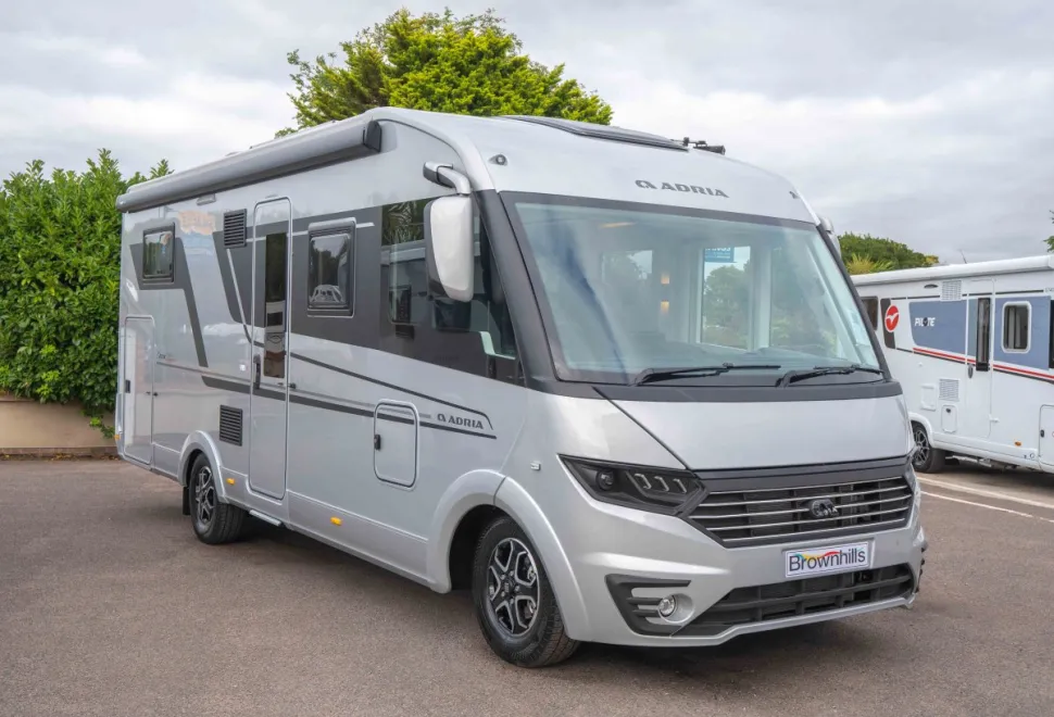 Adria Sonic Supreme 700 DL 180BHP Auto 2026