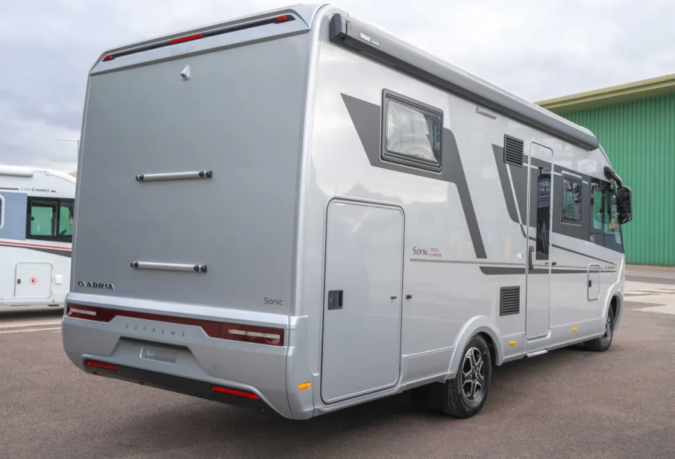Adria Sonic Supreme 700 DL 180BHP Auto 2026