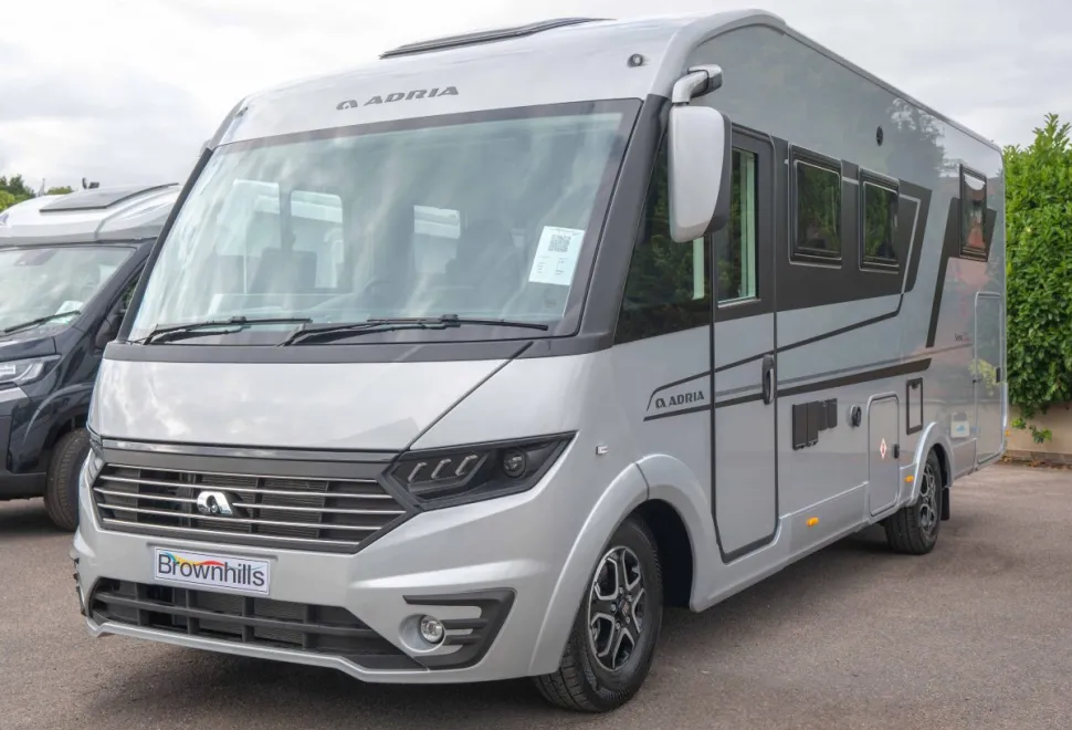 Adria Sonic Supreme 700 DL 180BHP Auto 2026