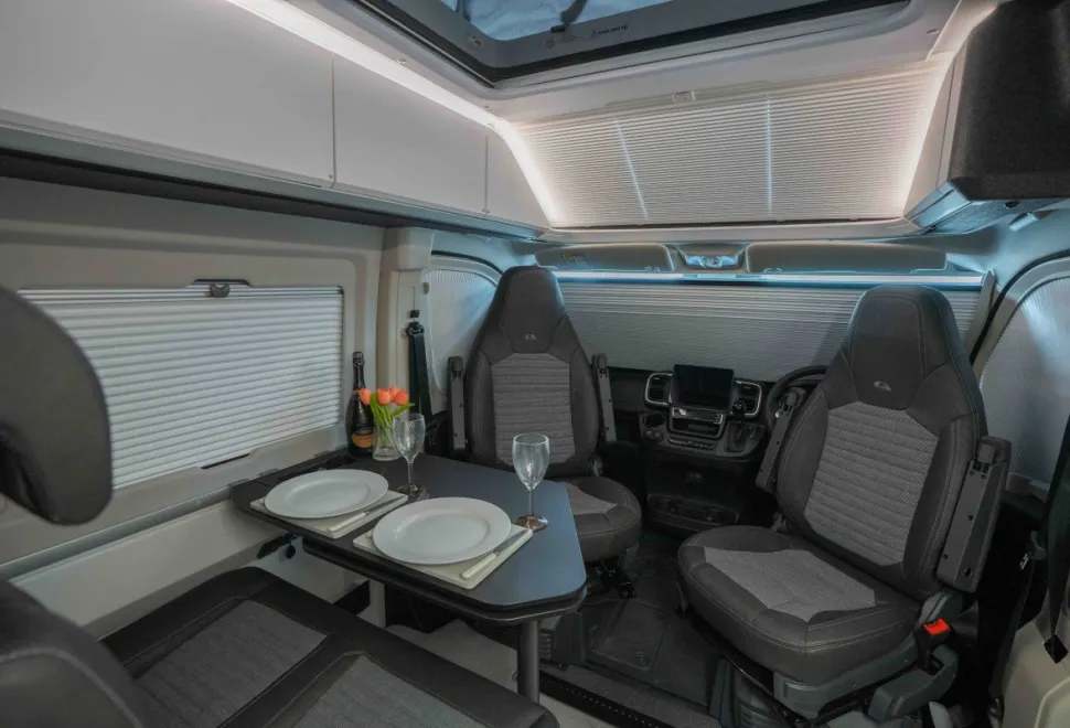 Adria Twin Sports 600 SPB 140BHP Auto 2026