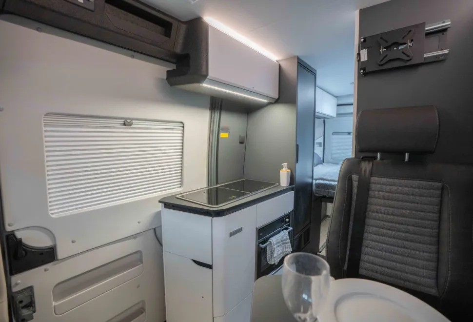 Adria Twin Sports 600 SPB 140BHP Auto 2026
