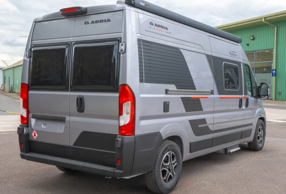 Adria Twin Sports 600 SPB 140BHP Auto 2026