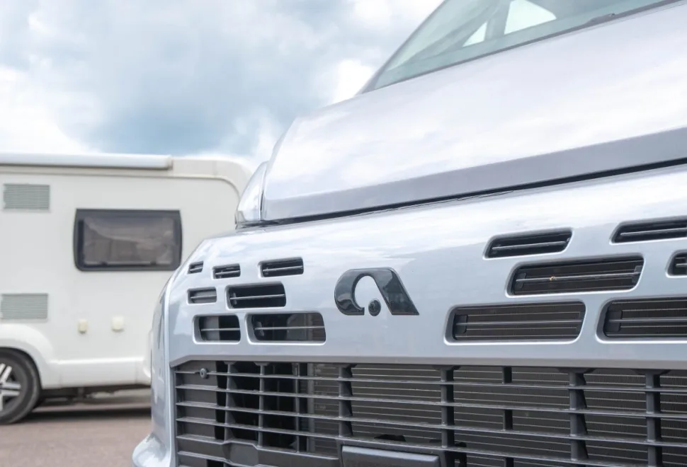 Adria Twin Sports 600 SPB 140BHP Auto 2026