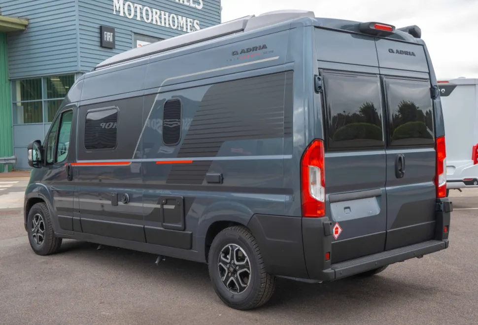 Adria Twin Sports 600 SPB 140BHP Auto 2026