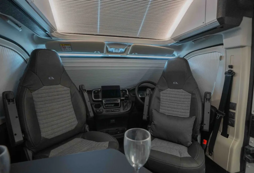 Adria Twin Sports 640 SGX 180BHP Auto 2026