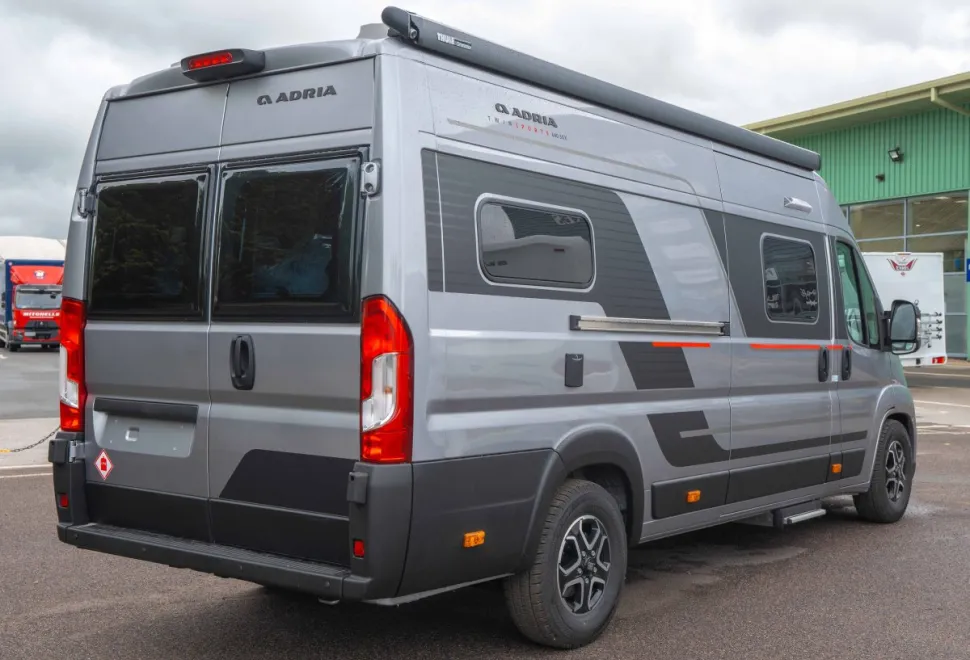 Adria Twin Sports 640 SGX 180BHP Auto 2026