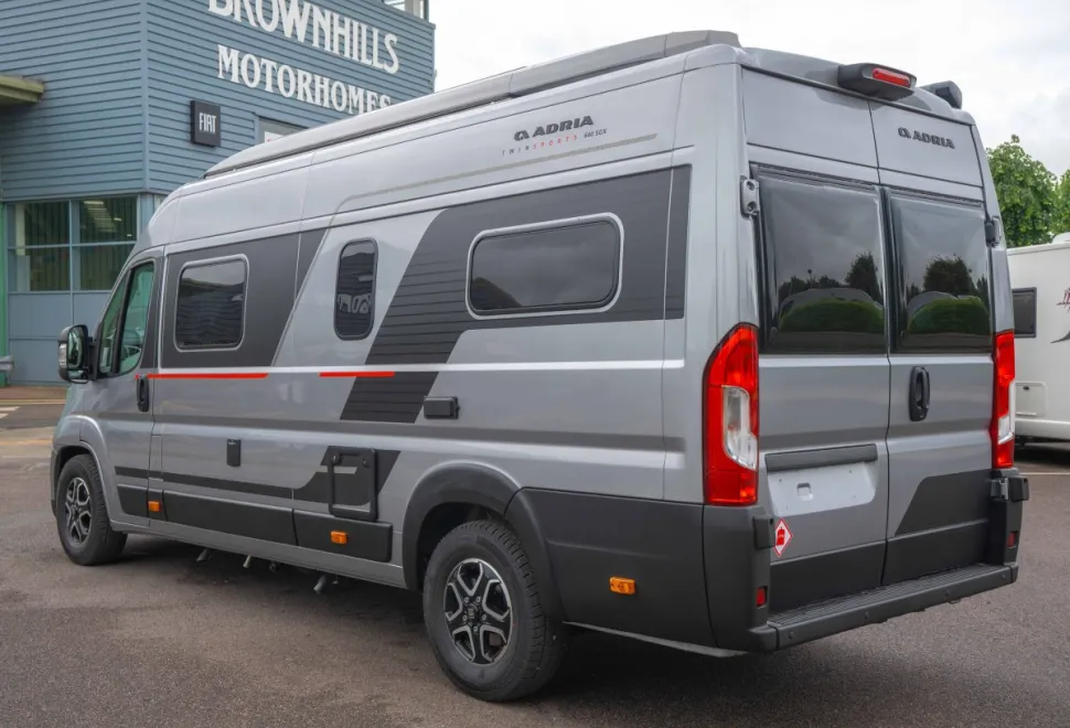Adria Twin Sports 640 SGX 180BHP Auto 2026