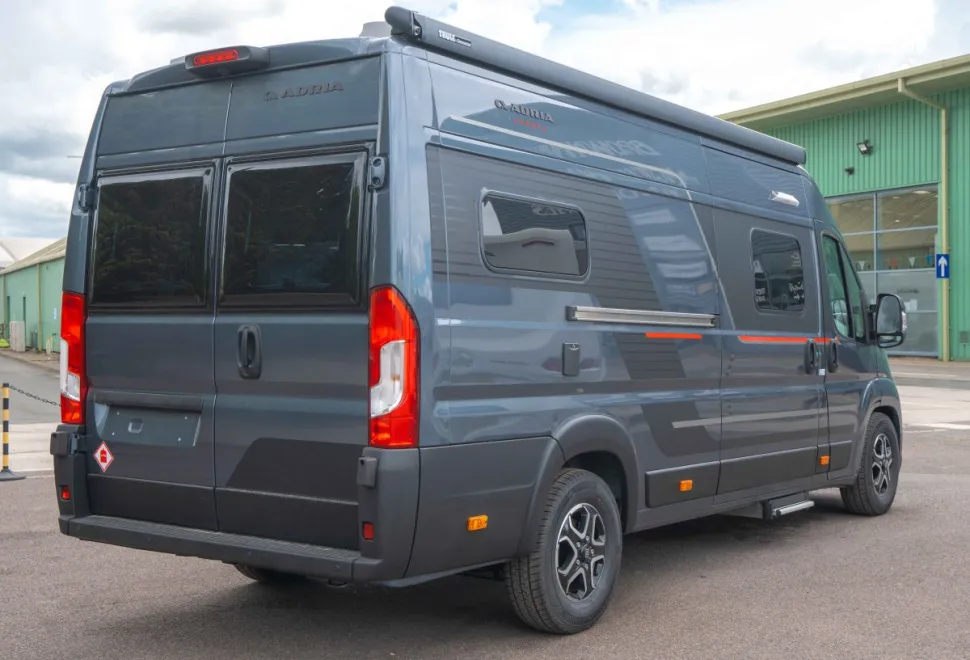 Adria Twin Sports 640 SGX 180BHP Auto 2026