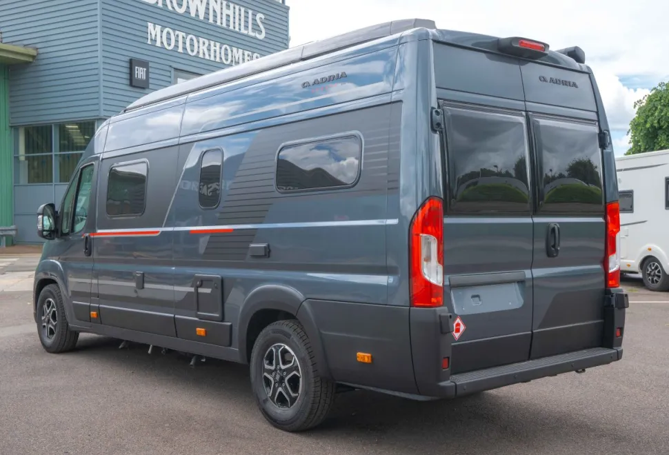 Adria Twin Sports 640 SGX 180BHP Auto 2026