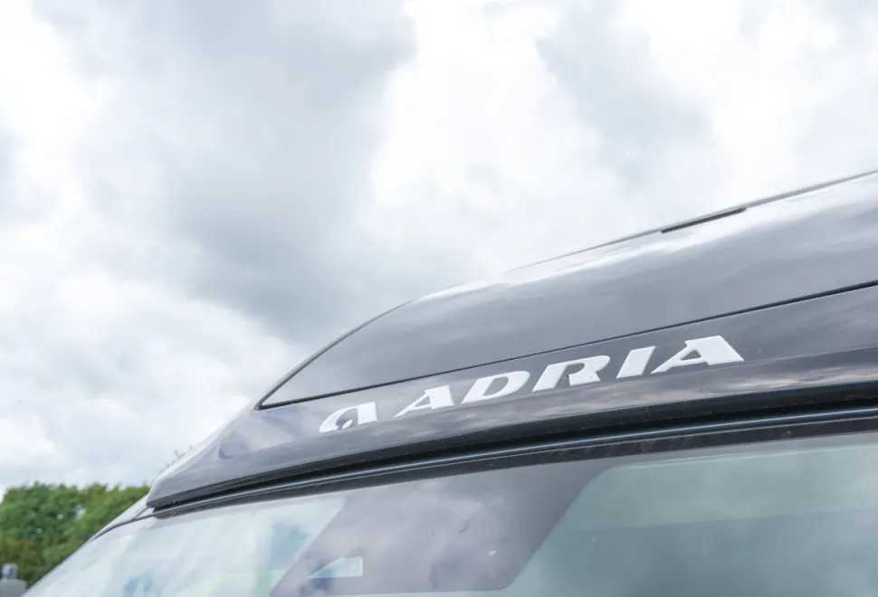 Adria Twin Sports 640 SGX 180BHP Auto 2026