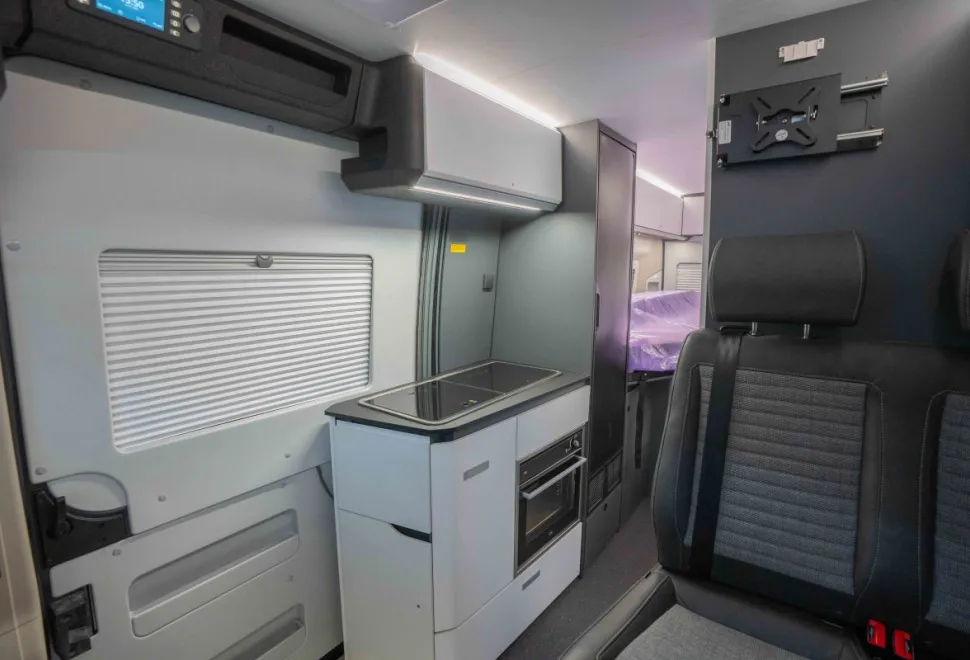 Adria Twin Sports 640 SLB 180BHP Auto 2025