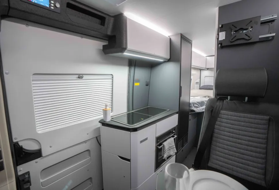 Adria Twin Sports 640 SLB 180BHP Auto 2026
