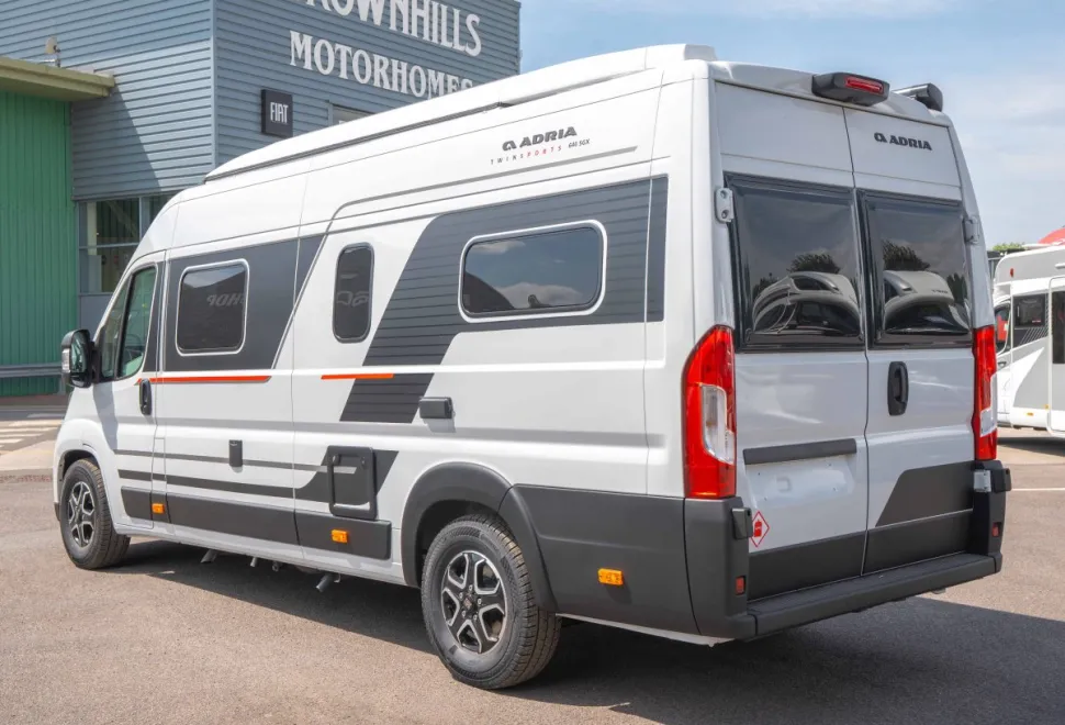 Adria Twin Sports 640 SGX 180BHP Auto 2026