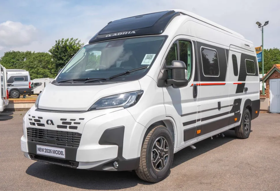 Adria Twin Sports 640 SGX 180BHP Auto 2026