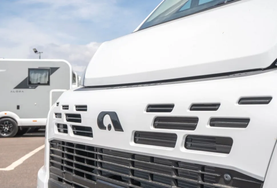 Adria Twin Sports 640 SGX 180BHP Auto 2026