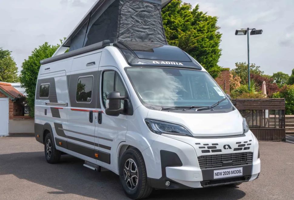 Adria Twin Sports 640 SGX 180BHP Auto 2026