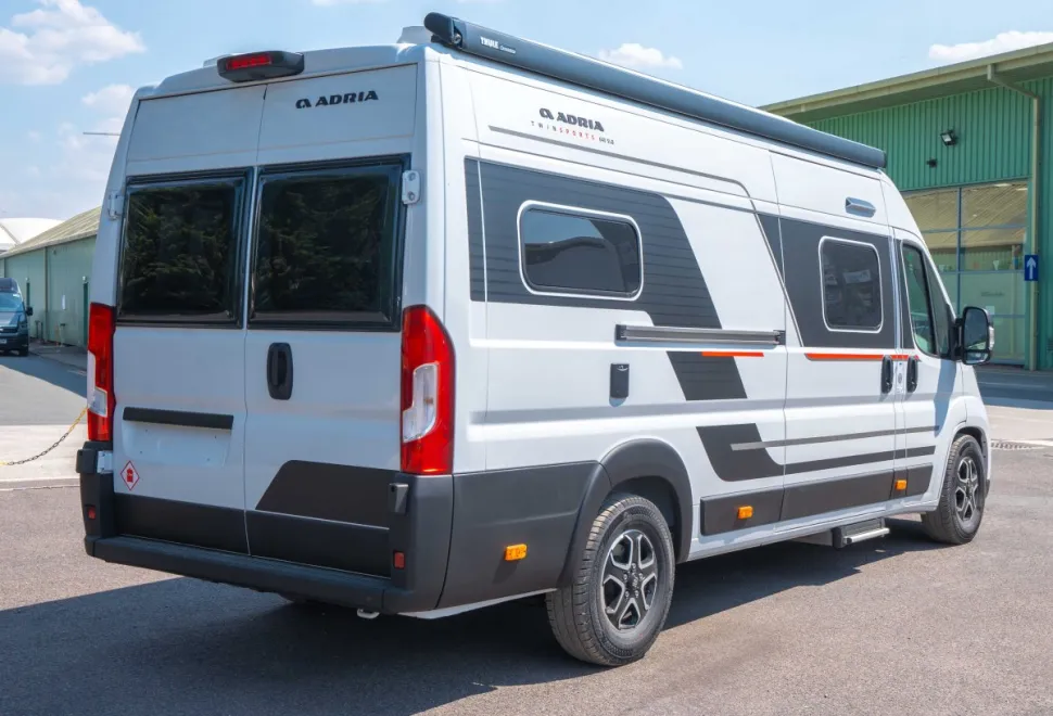Adria Twin Sports 640 SLB 180BHP Auto 2026