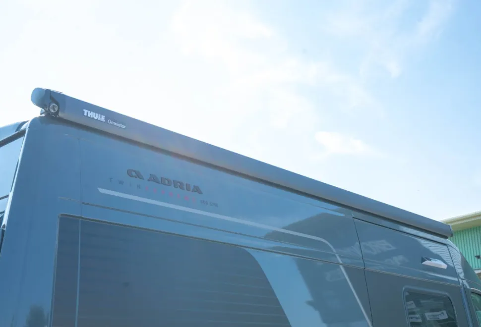 Adria Twin Supreme 600 SPB 140BHP Auto 2026