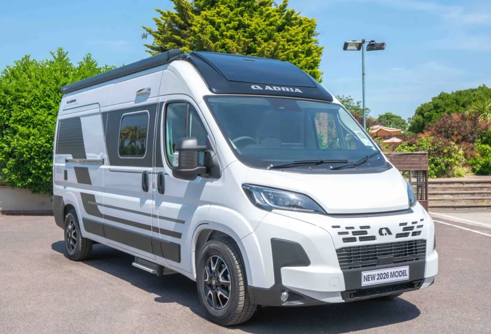 Adria Twin Supreme 600 SPB 140BHP Auto 2026