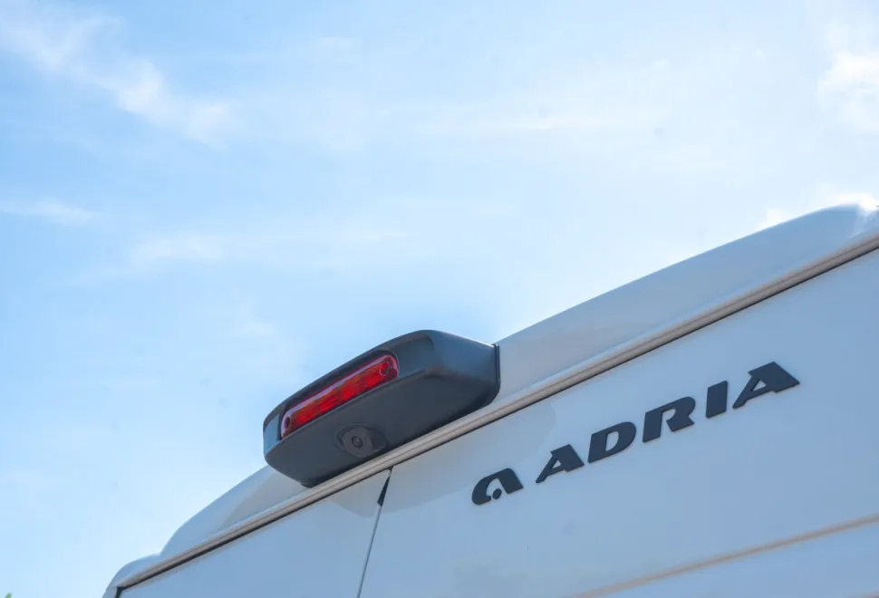 Adria Twin Supreme 600 SPB 140BHP Auto 2026