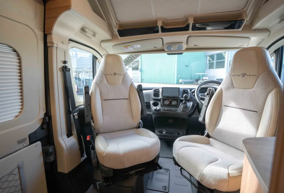 Autotrail V-Line 635 SE 140BHP Auto 2026