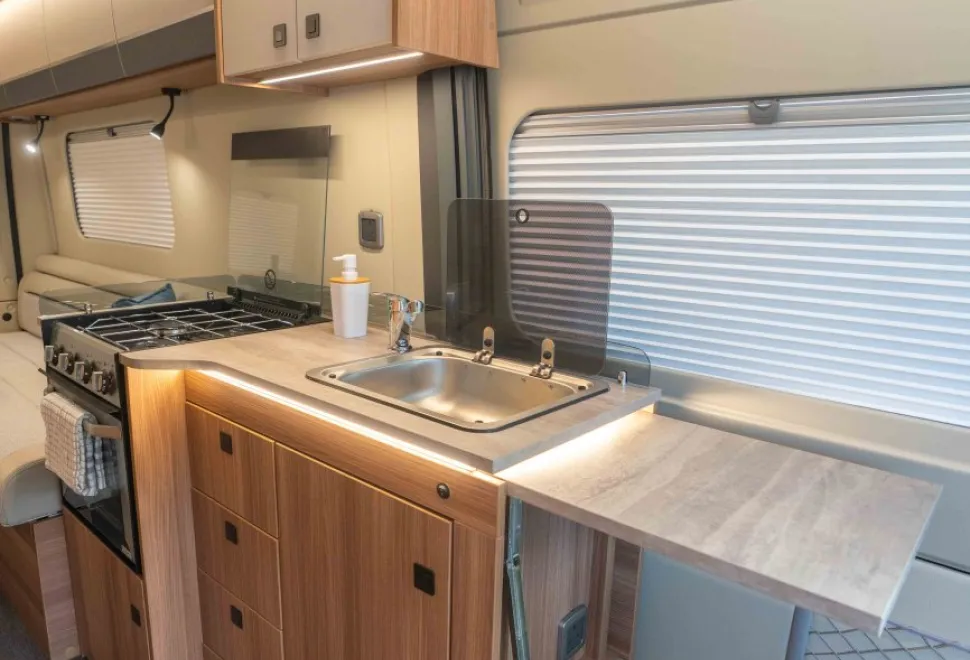Autotrail V-Line 635 SE 140BHP 2026