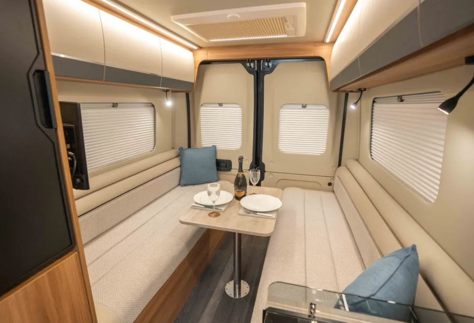 Autotrail V-Line 635 SE 140BHP 2026