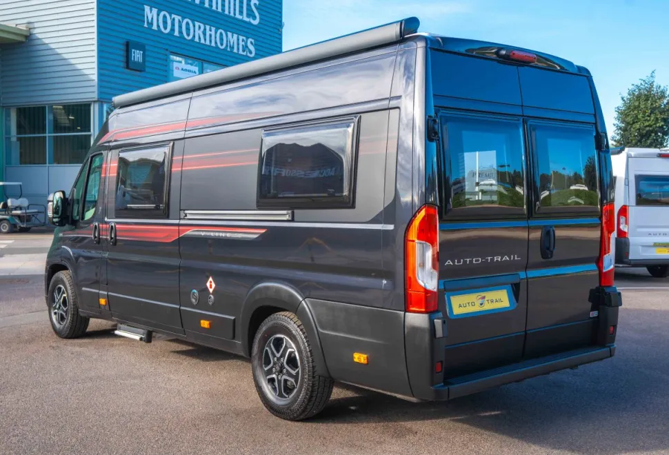 Autotrail V-Line 635 SE 140BHP Auto 2026