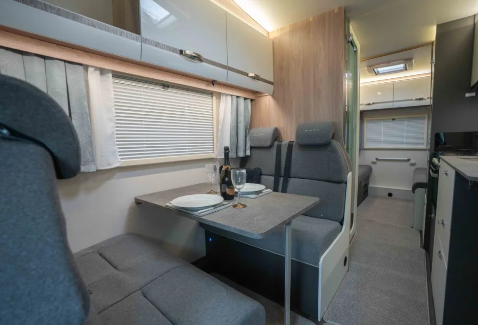 Swift Voyager 475 165BHP Auto 2026