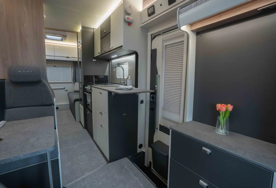 Swift Voyager 475 165BHP Auto 2026