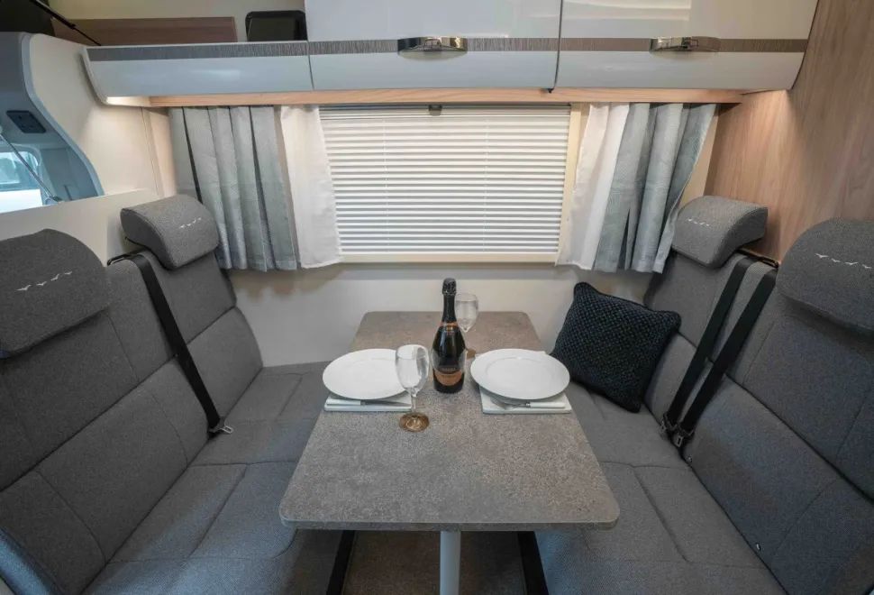 Swift Voyager 475 165BHP Auto 2026