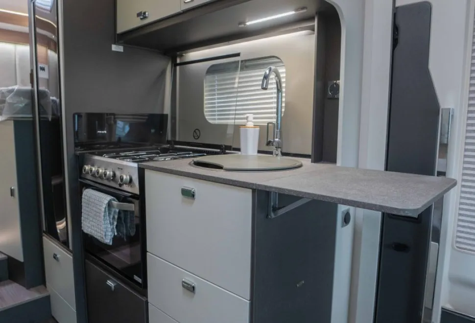 Swift Voyager 485 130BHP 2026