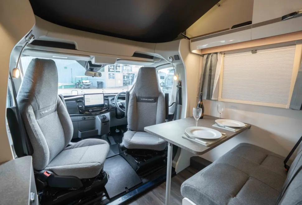 Swift Voyager 494 165BHP Auto 2026