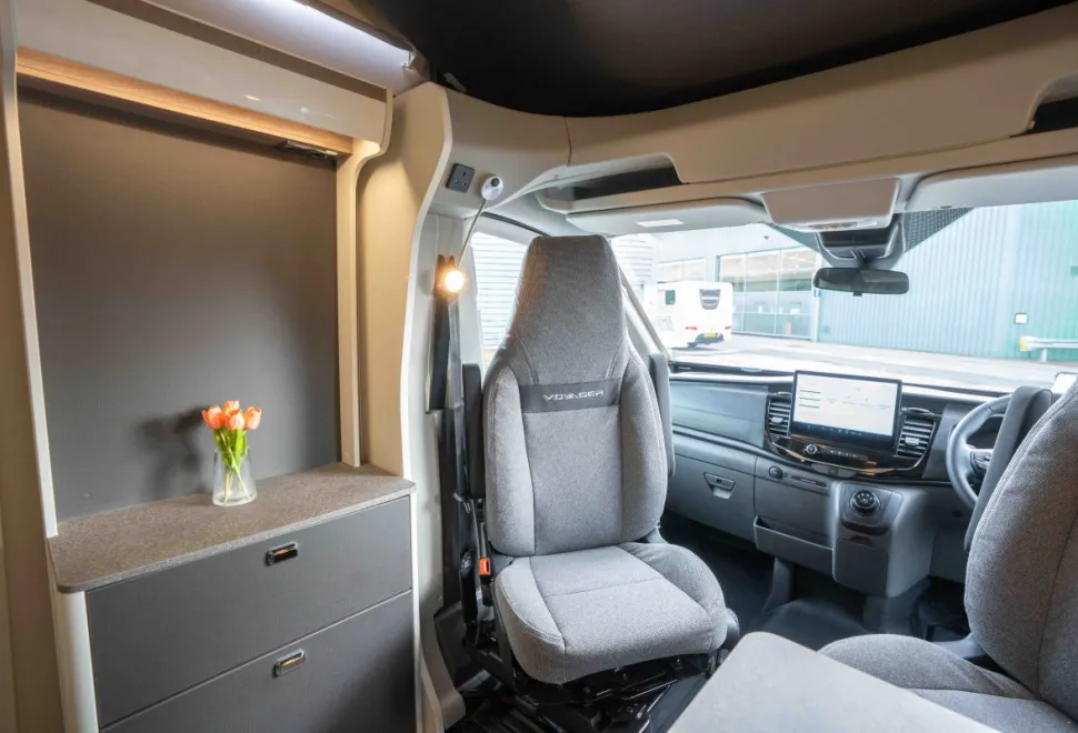 Swift Voyager 494 165BHP Auto 2026