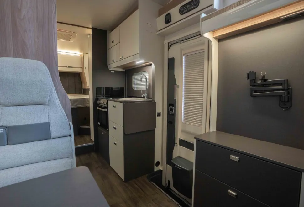 Swift Voyager 494 155BHP Auto 2024